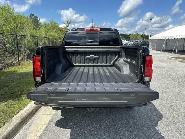 Photo of 2025 Black Chevrolet Colorado