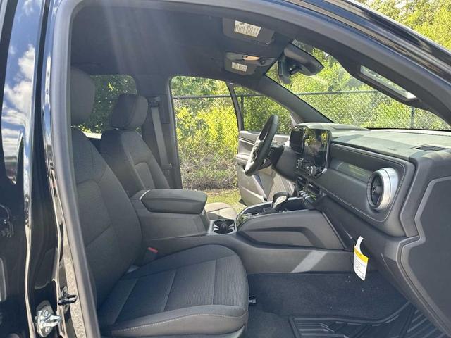 Photo of 2025 Black Chevrolet Colorado