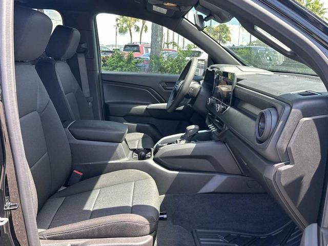 Photo of 2025 Black Chevrolet Colorado