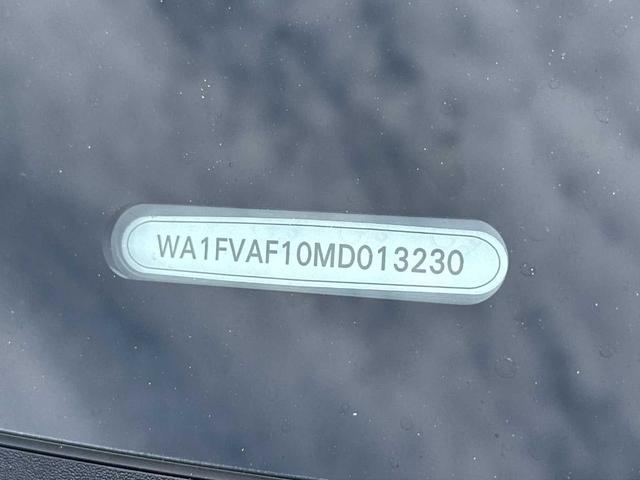 Photo of 2021 Glacier White Metallic Audi Q8