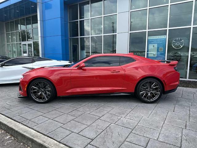 Photo of 2022 Red Chevrolet Camaro