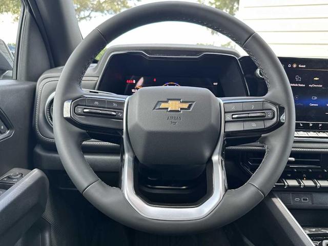 Photo of 2026 Summit White Chevrolet Colorado