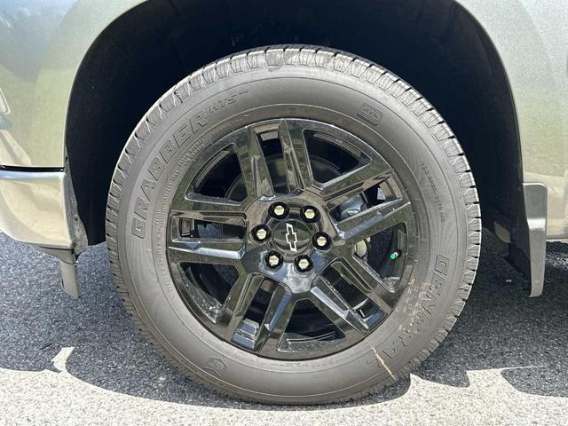 Photo of 2025 Gray Chevrolet Silverado 1500