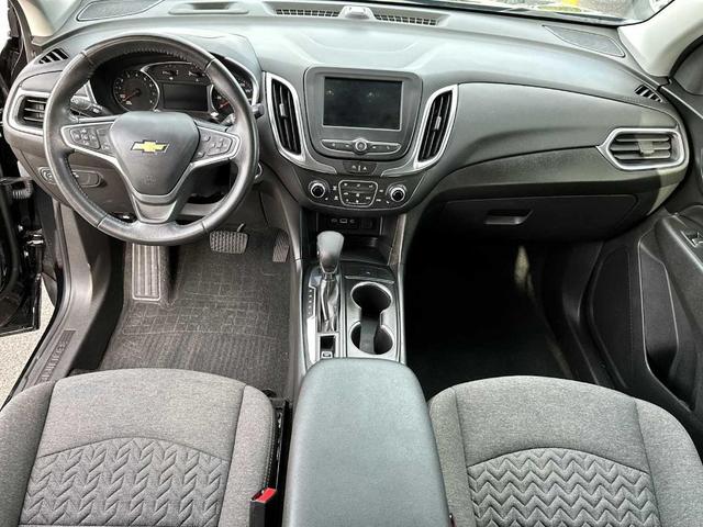 Photo of 2022 Mosaic Black Metallic Chevrolet Equinox