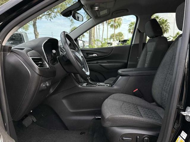 Photo of 2022 Mosaic Black Metallic Chevrolet Equinox