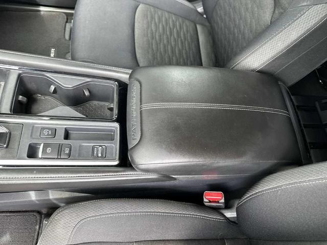 Photo of 2024 Super Black Nissan Pathfinder
