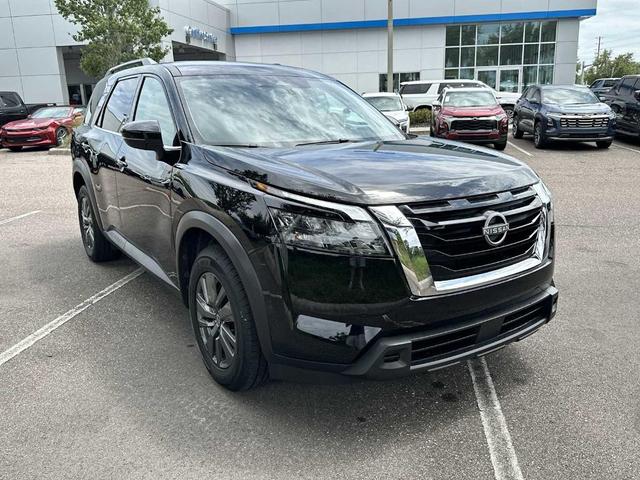 Photo of 2024 Super Black Nissan Pathfinder