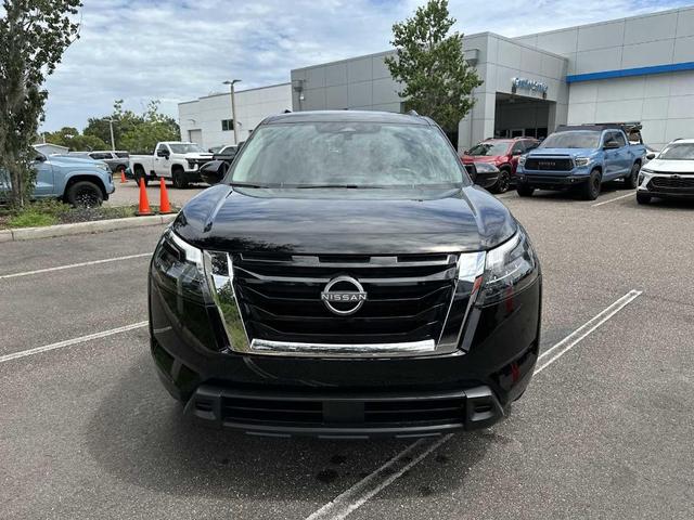 Photo of 2024 Super Black Nissan Pathfinder