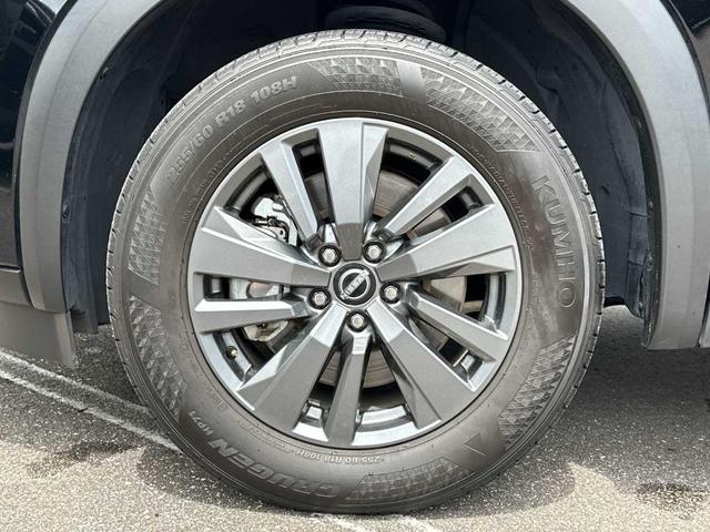 Photo of 2024 Super Black Nissan Pathfinder