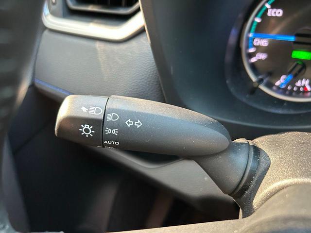 Photo of 2022 Blizzard Pearl Toyota RAV4 Hybrid