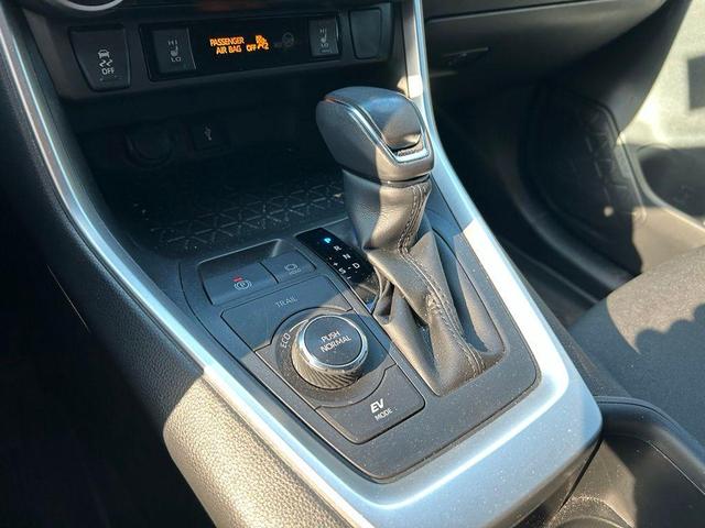 Photo of 2022 Blizzard Pearl Toyota RAV4 Hybrid