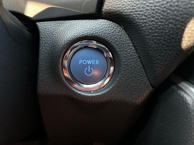 Photo of 2022 Blizzard Pearl Toyota RAV4 Hybrid