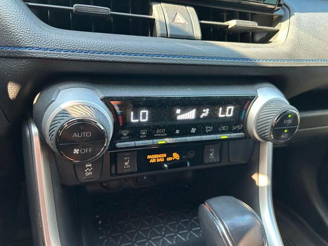 Photo of 2022 Blizzard Pearl Toyota RAV4 Hybrid