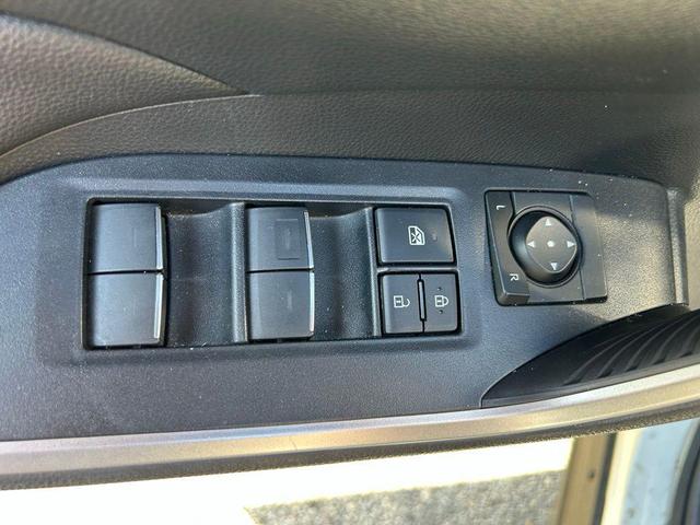 Photo of 2022 Blizzard Pearl Toyota RAV4 Hybrid