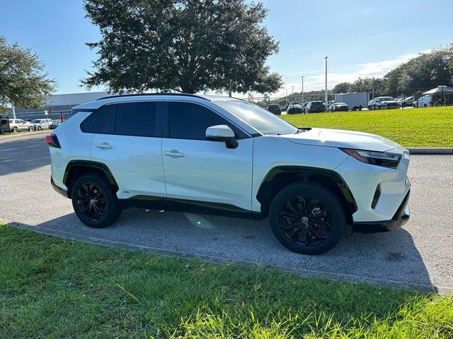 Photo of 2022 Blizzard Pearl Toyota RAV4 Hybrid