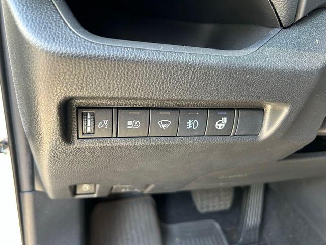 Photo of 2022 Blizzard Pearl Toyota RAV4 Hybrid