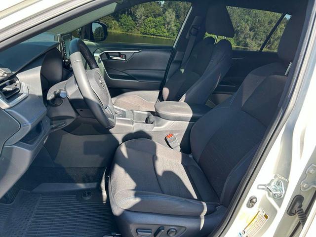Photo of 2022 Blizzard Pearl Toyota RAV4 Hybrid