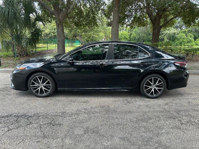 Photo of 2024 Midnight Black Metallic Toyota Camry