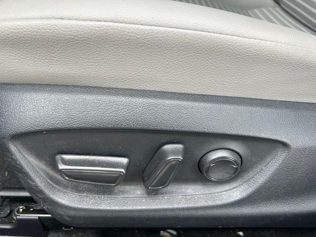 Photo of 2024 Midnight Black Metallic Toyota Camry