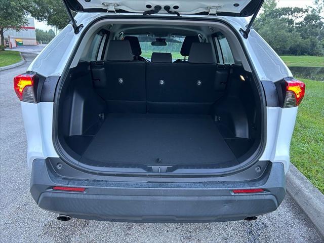 Photo of 2022 White Toyota RAV4