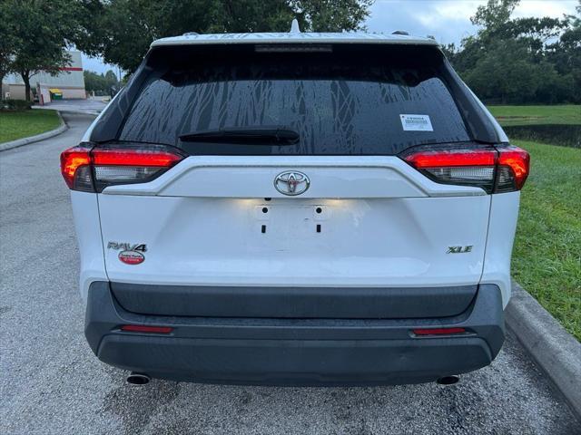 Photo of 2022 White Toyota RAV4