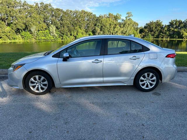 Photo of 2022 Classic Silver Metallic Toyota Corolla