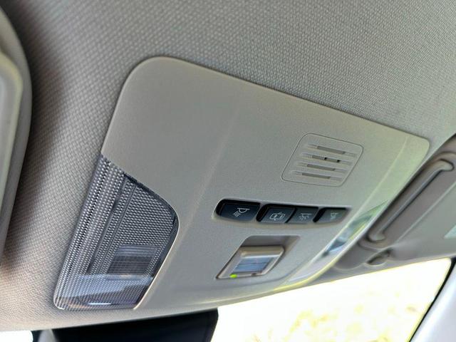 Photo of 2022 Classic Silver Metallic Toyota Corolla