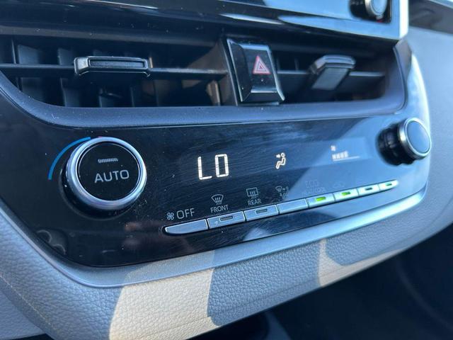 Photo of 2022 Classic Silver Metallic Toyota Corolla