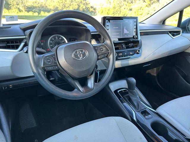 Photo of 2022 Classic Silver Metallic Toyota Corolla