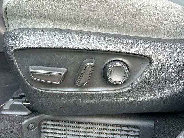 Photo of 2024 Midnight Black Metallic Toyota Sienna