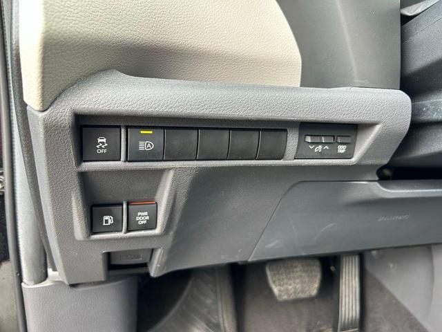 Photo of 2024 Midnight Black Metallic Toyota Sienna