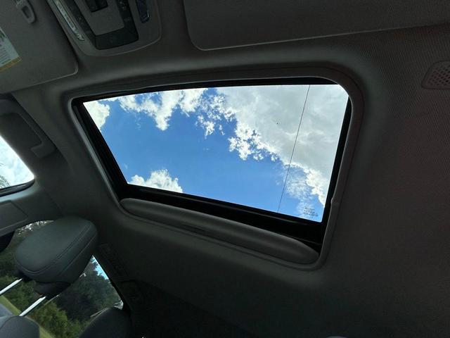 Photo of 2024 Midnight Black Metallic Toyota Sienna