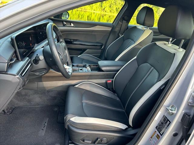 Photo of 2025 Wolf Gray Kia K5