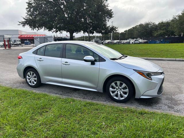 Photo of 2021 Classic Silver Metallic Toyota Corolla
