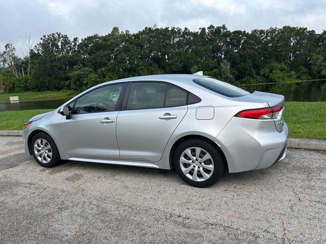 Photo of 2021 Classic Silver Metallic Toyota Corolla