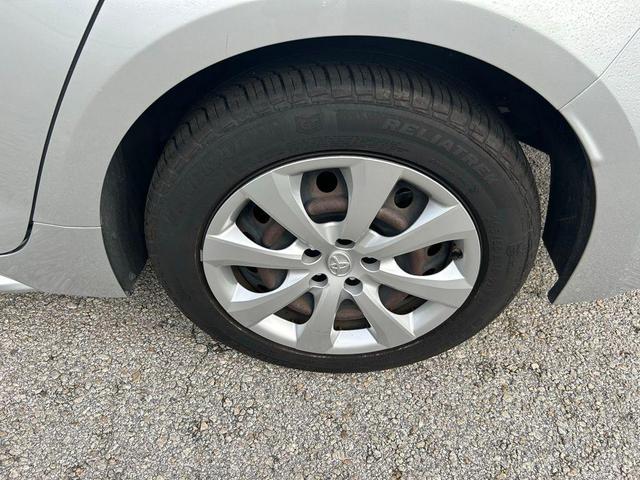 Photo of 2021 Classic Silver Metallic Toyota Corolla