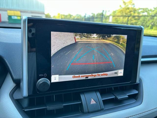 Photo of 2024 Ice Toyota RAV4 Hybrid