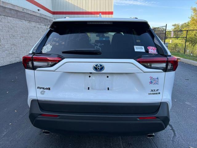 Photo of 2024 Ice Toyota RAV4 Hybrid