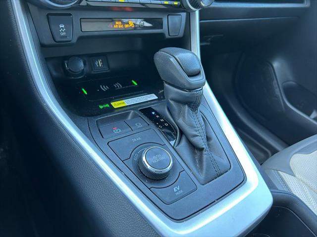 Photo of 2024 Ice Toyota RAV4 Hybrid