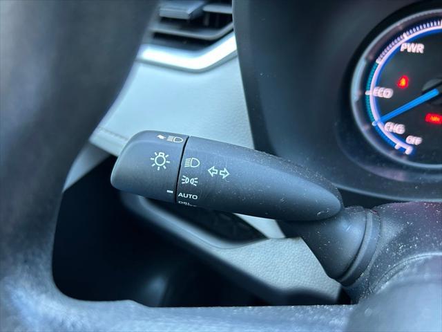 Photo of 2024 Ice Toyota RAV4 Hybrid