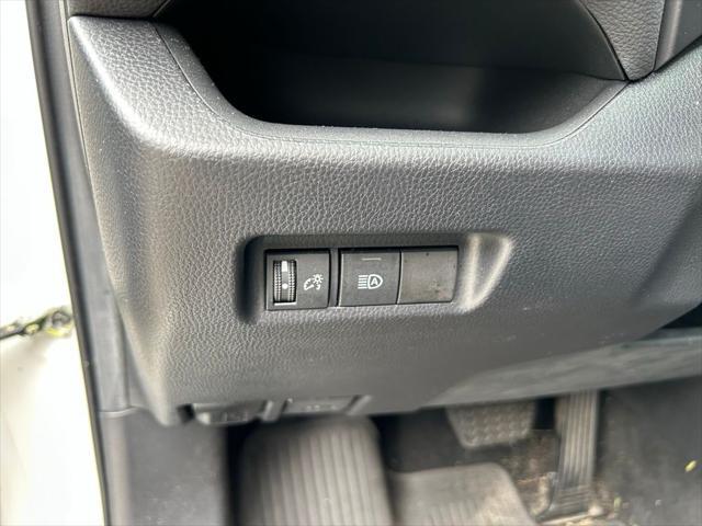 Photo of 2022 White Toyota RAV4