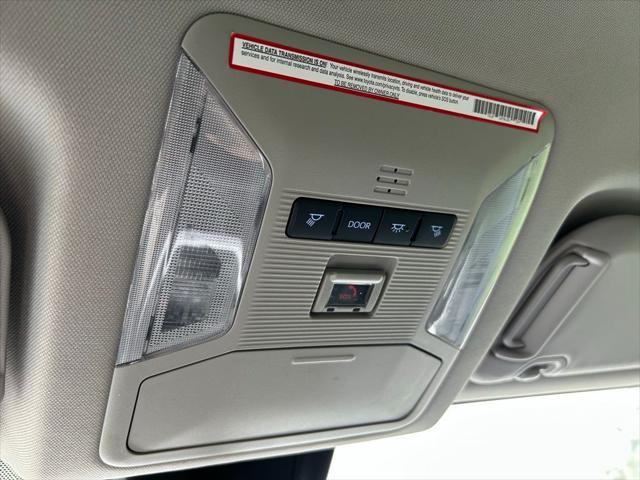 Photo of 2022 White Toyota RAV4