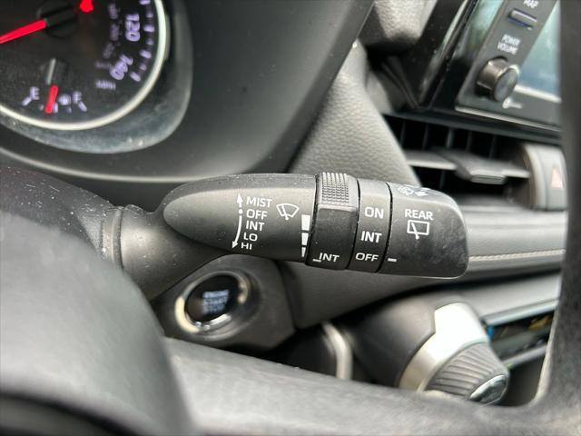 Photo of 2022 White Toyota RAV4