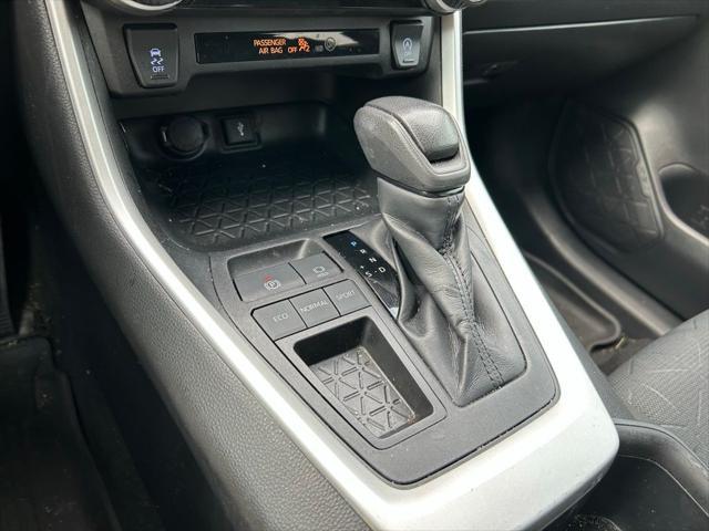 Photo of 2022 White Toyota RAV4