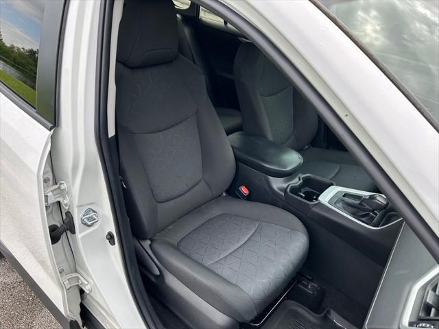 Photo of 2022 White Toyota RAV4