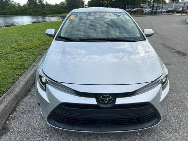 Photo of 2023 Classic Silver Metallic Toyota Corolla