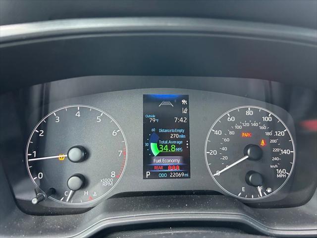 Photo of 2023 Classic Silver Metallic Toyota Corolla