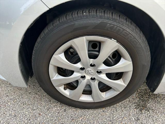 Photo of 2023 Classic Silver Metallic Toyota Corolla