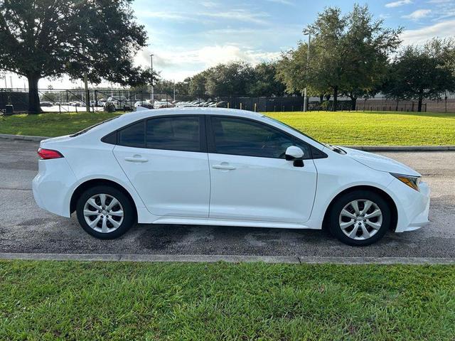 Photo of 2024 Ice Cap Toyota Corolla
