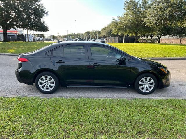 Photo of 2022 Black Sand Pearl Toyota Corolla